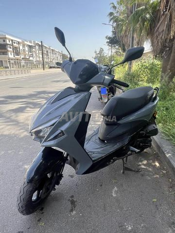 سكوتر سيروكو اقتصادي ومريح – للبيع