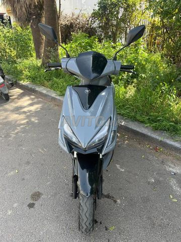 Moto Sirocco économique et confortable – À vendre