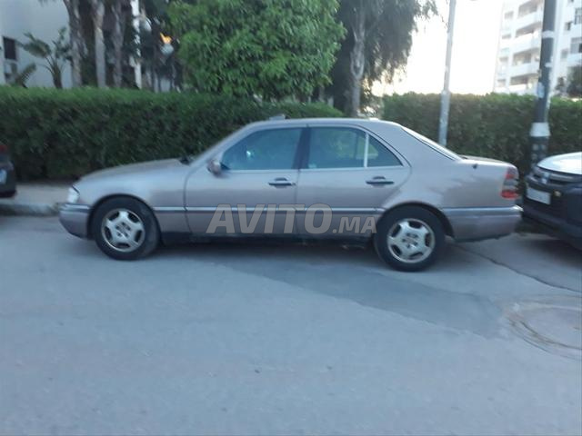 Mercedes modèle 96 dw 2001