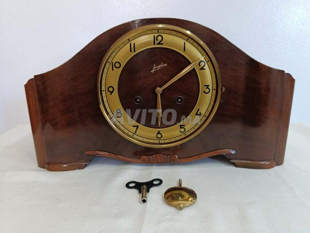 ساعة مكتب ميكانيكية تحفة نقية جداً صنع ألمانيا