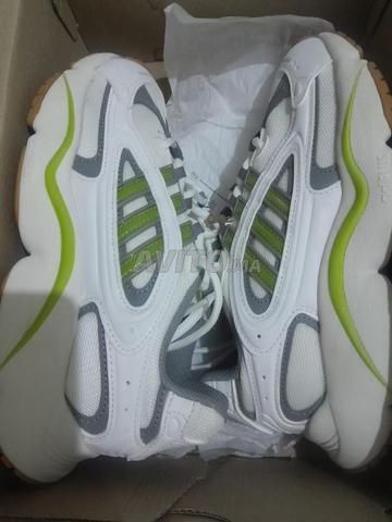 أديداس OZMILLIEN الجديدة مقاس 37 1/3