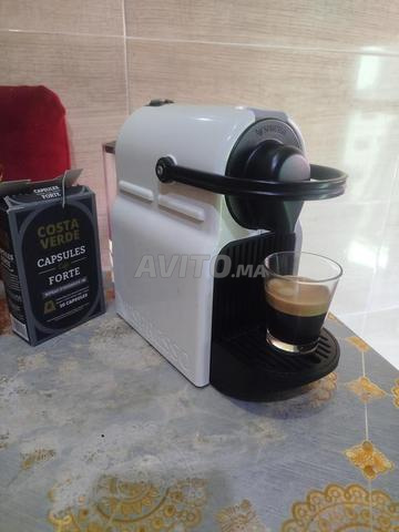 Machine à café Nespresso 19 bars très bon état