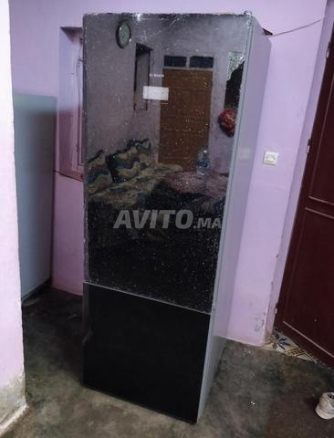 ثلاجة ماركة بوش كبيرة