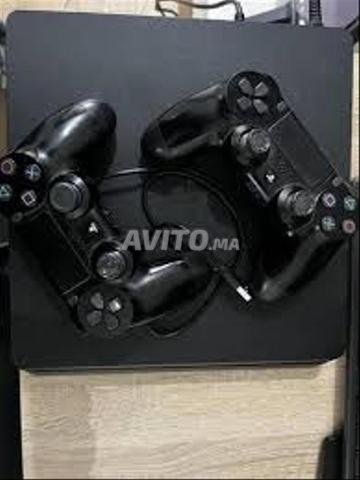 PS4 slim 2 manettes  De nombreux avantages