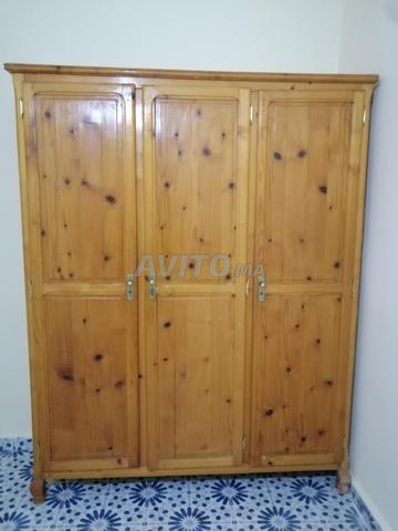Armoire en bois verni simple - 2