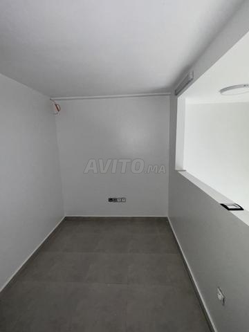 Local commercial d'angle tout équipé À LOUER - 2