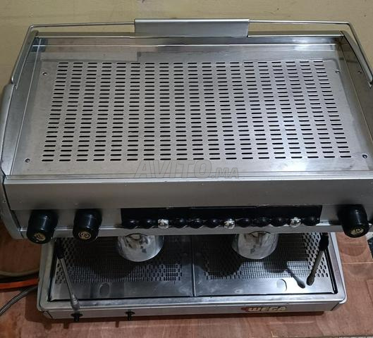 آلة قهوة ويجا صفراء مجموعتان - 2