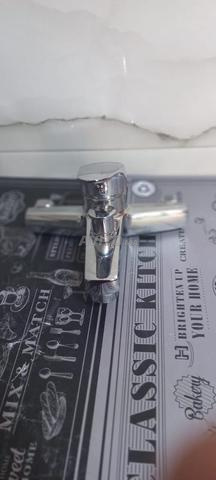 Chauffe-eau pour salle de bain froid et chaud, emplacement robinet, douchette