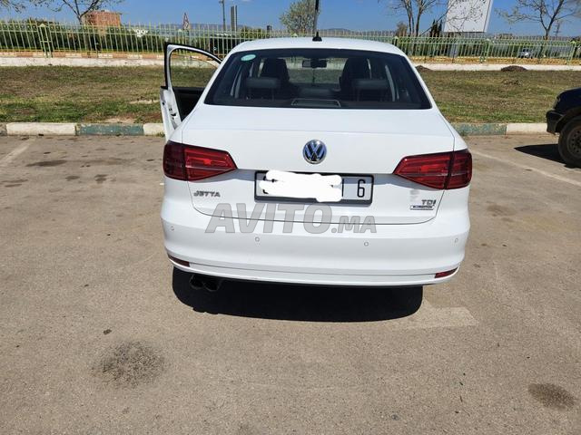 Volkswagen Jetta - 2