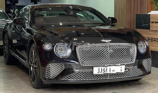 بنتلي كونتيننتال جي تي بنزين أوتوماتيك 2024 - 2