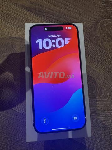 iPhone 15 Pro 128Go avec boîte