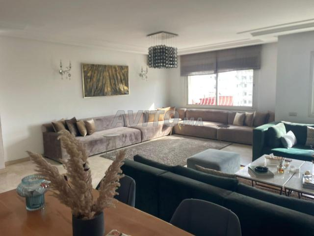 À louer appartement à Maarif -2ch meublé -150m2