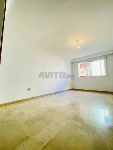 شقة غرفتين فارغة للكراء بالأميرات، الدار البيضاء، متاحة فوراً. - 2