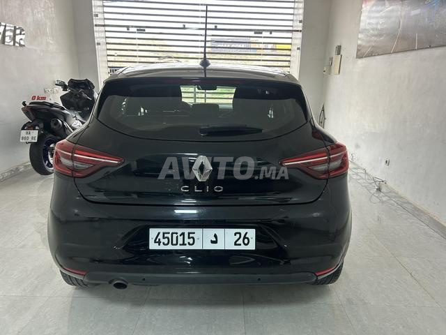 Renault Clio Essence Automatique 2023 à Marrakech
