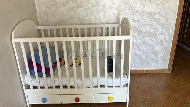 Vend lit pour bébé en excellent état - 2