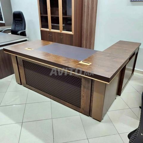 BUREAU DE L'IMPORTATION EN STOCK - 2