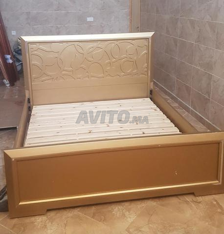 Lit en bois avec matelas neuf