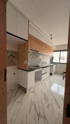 Appartements modernes avec soutien et locaux commerciaux à Jnane Znate