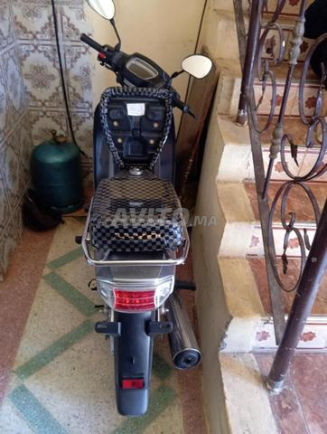 Moto C50 docker propre - 2