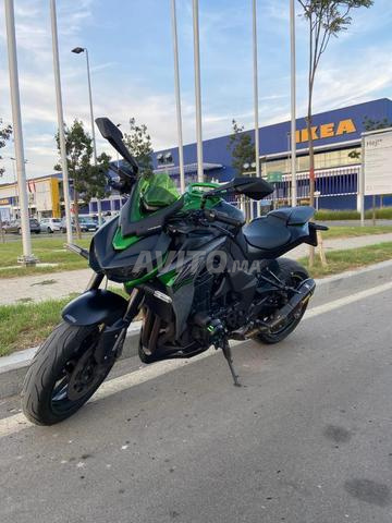 Kawasaki ZR1000 R - 2