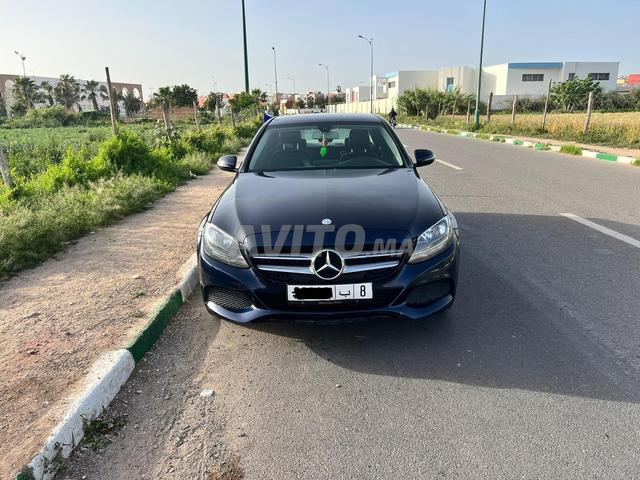 Mercedes-Benz 220 Diesel Automatique 2016 à Agadir - 2