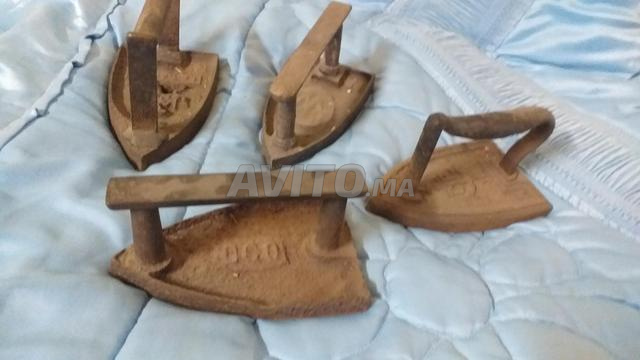 ميزان وزن قديم ومكواة بخار قديمة - 2