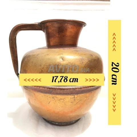 وعاء عتيق من النحاس لمجموعاتكم