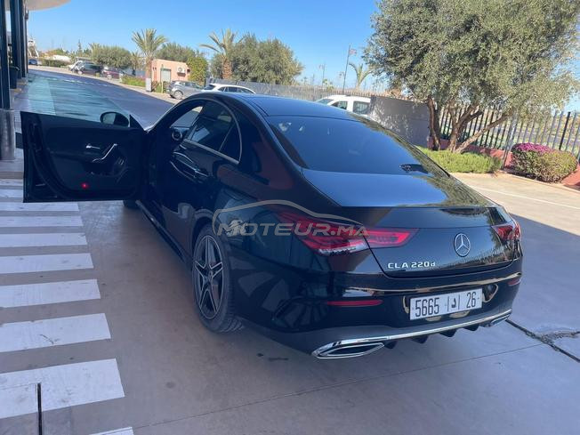 à vendre Mercedes  CLA220 D bonne neuf إسم كريم 
