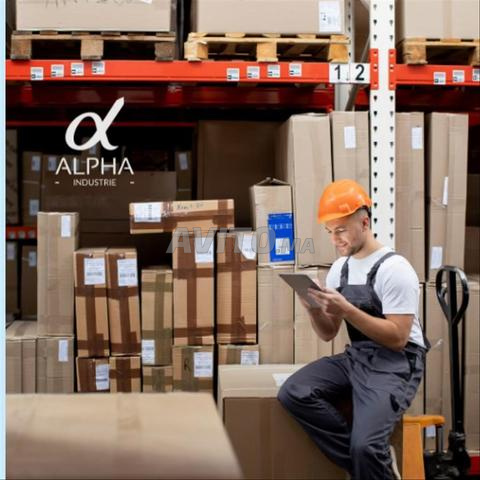 LOCATION – ENTREPÔT EN ÉTAGE 1500 M² AVEC QUAI