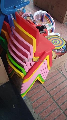 طاولة وكراسي أثاث حضانة بسعر جيد - 2