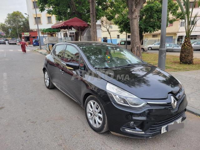 Clio 4 noire modèle 2018