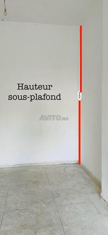 محل 44م² - ارتفاع استثنائي (4م ارتفاع) - 2