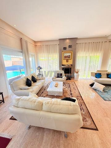 فيلا منفصلة بحمام سباحة - إقامة فاخرة