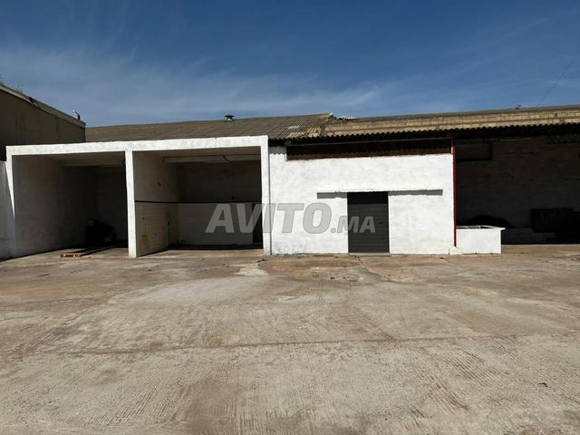 DÉPÔT, HANGAR À LOUER - 2