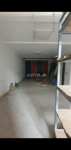 فرصة ذهبية للاستثمار: محل بواجهتين في قلب بنسليمان - 2