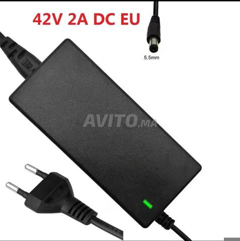 شاحن سكوتر كهربائي 42 فولت 2 أمبير