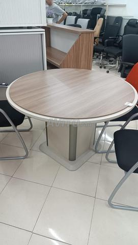 Table de réunion moderne - 2