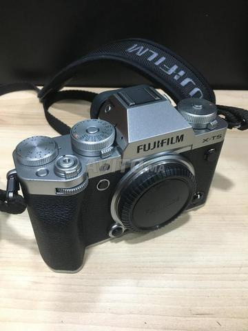 Appareil photo hybride Fujifilm X-T5 boîtier Nu - 2