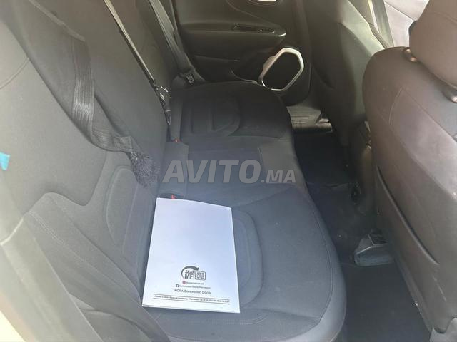 جيب رينيجيد ليمتد 4x4 - 2