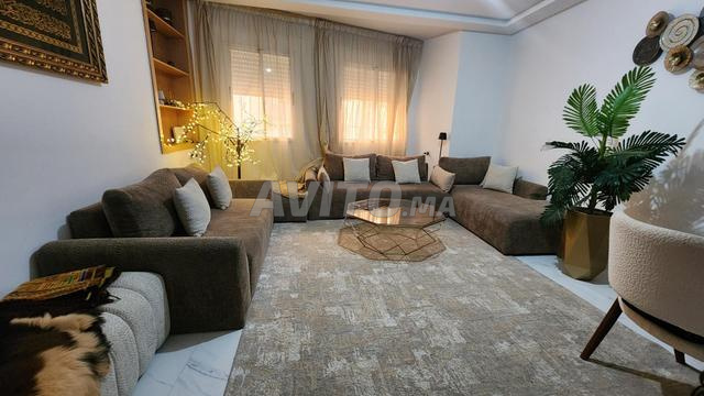 Salon moderne chic à vendre – État neuf – Tanger