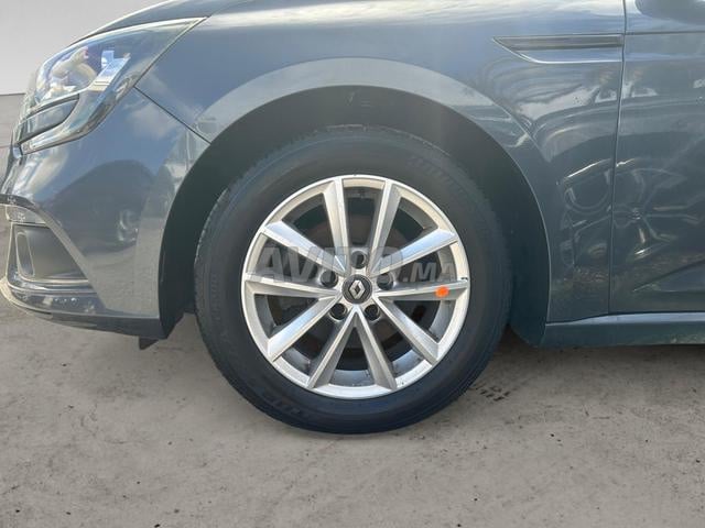 RENAULT. Megane