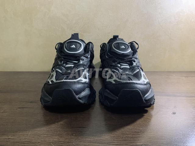 بدلة رياضية أديداس سبورت جيدة جداً / شبه جديدة بسعر مناسب