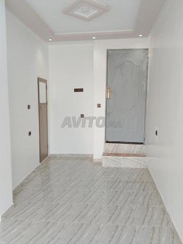 محل للكراء مع مكان للتخزين