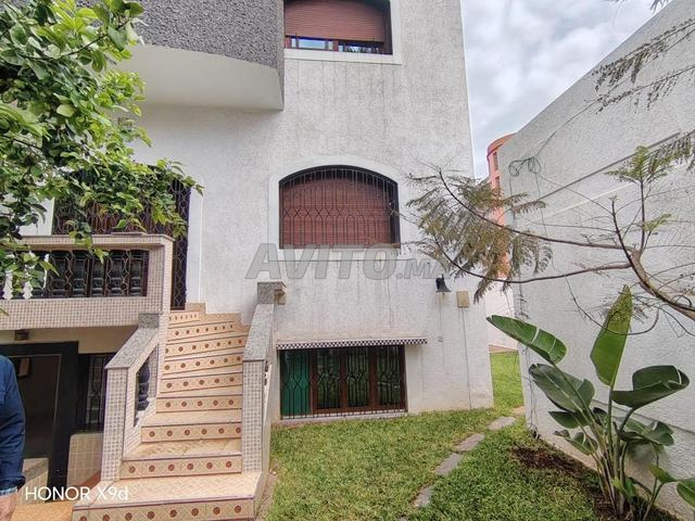 VILLA 3 NIVEAUX AIN SEBAA 320M²