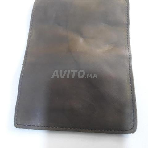 Porte-passeport en cuir pratique à partir de 30 dh