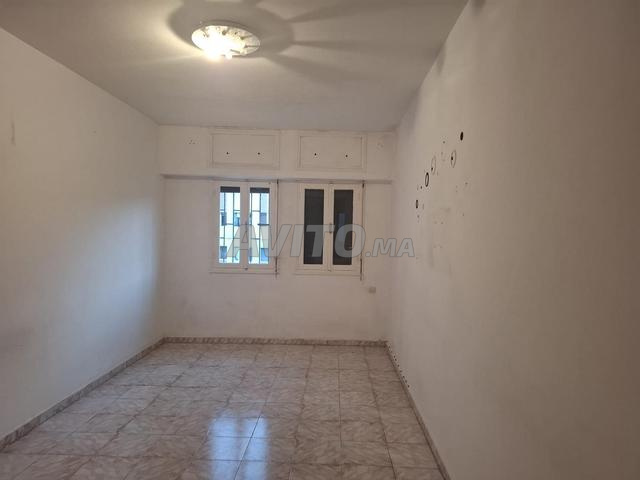 Appart 2 pièces Bd Zerktouni 4ème étage ascenseur