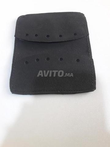حامل بطاقتين عملي من الجلد بسعر 20 درهم