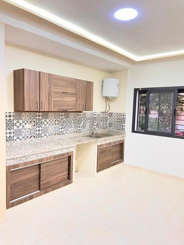 استوديو عصري صفقة جيدة جداً