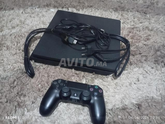🎮 Sony PlayStation 4 Slim – 500GB – Très bon état
