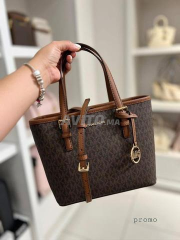 حقيبة نسائية أنيقة مع علبة - 2